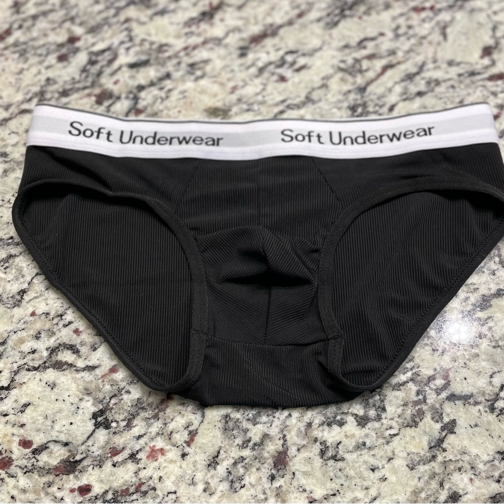 Mens sexy sport briefs bikini skin friendly fabric
